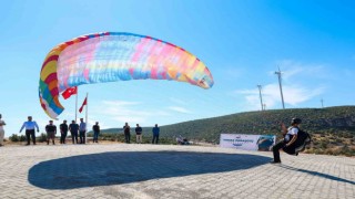 Gaziantep’te Gökyüzü Şenliği: ”İlk yamaç paraşütü festivali başladı”