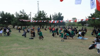 Gebze’de öğrenciler yere atılan çöpleri toplayarak farkındalık oluşturdu