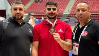 İzmirli sporcular madalyalarla döndü