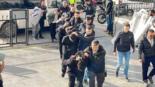 Polis kılığına giren çete 25 milyon TL dolandırıcılık yaptı, 8 kişi tutuklandı