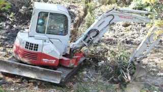 Yıllardır görmezden gelinen derede temizlik başladı