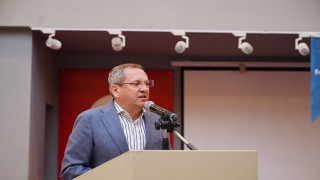 Ayvalık Belediye Başkanı Ergin, Mahalleevleri Çatısı Altındaki Kadınlarla Buluştu