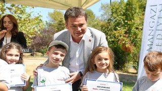 Osmangazi’de 8 bin 24 çocuk yüzme keyfi yaşadı