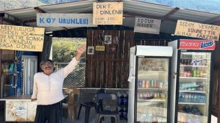 İş yerine astığı tabelayla yüzleri güldürüyor