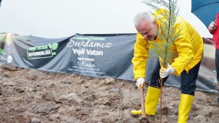 Menemen’de fidanlar, yeşil vatan için dikildi