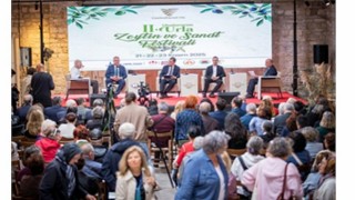 "Zeytinlikleri korumak bir kentin değil tüm ülkenin geleceğini korumaktır"