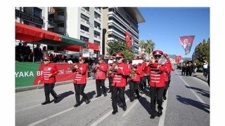 Burası Karşıyaka: İlçe sokaklarında bando şöleni
