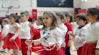 Bayraklı’da 23 Nisan Programları Çocukların Yoğun Katılımıyla Devam Ediyor